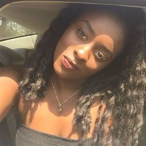 Meet your Posher, Fola